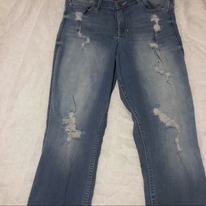EUC Hollister frayed ankle distressed jeans